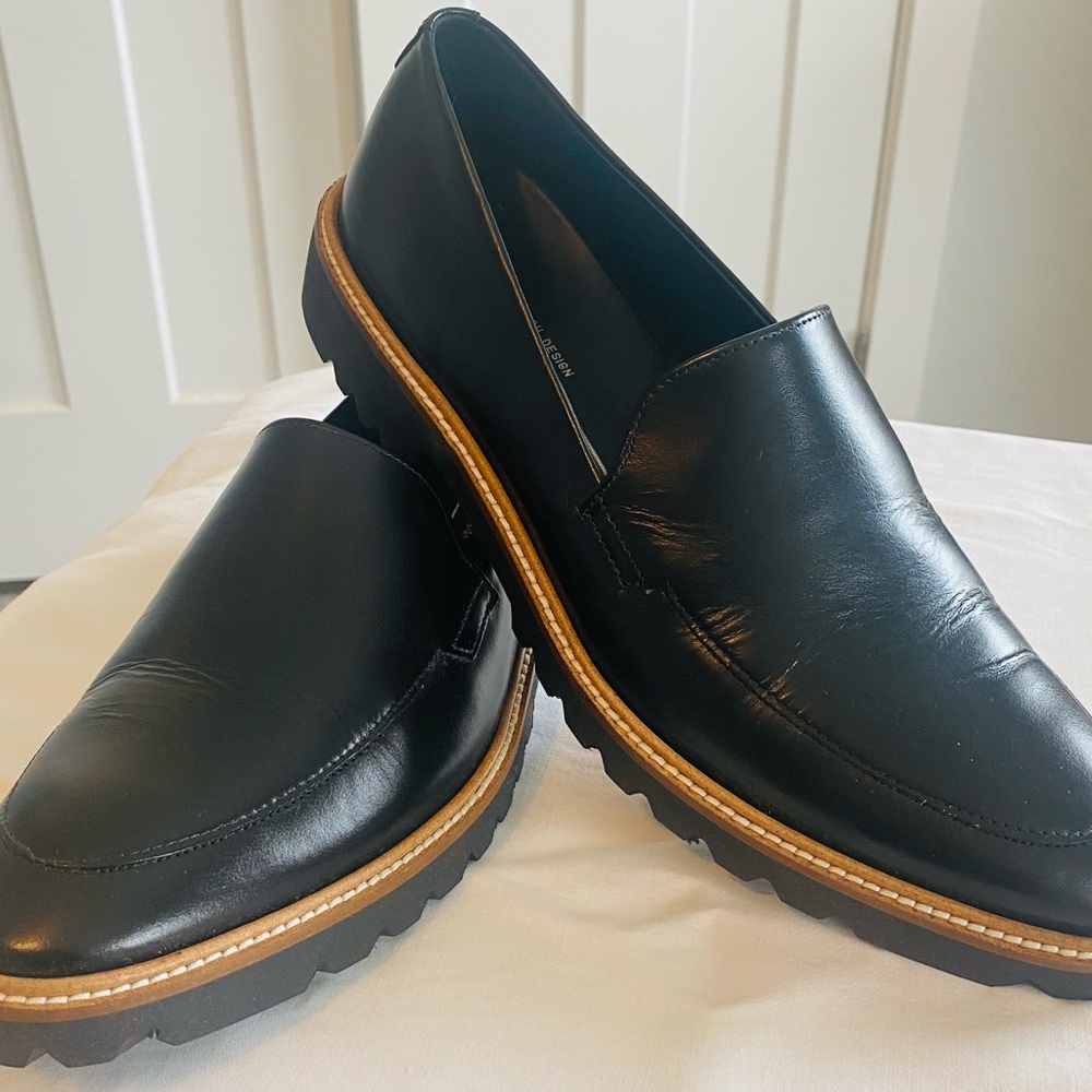 New w/ box Women’s Ecco Black Incise Tailored Loafer Size 10
